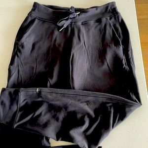 Lululemon Joggers. Size 8. Super soft confortable